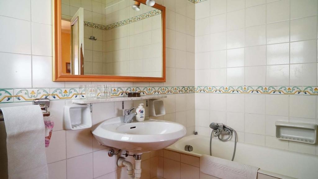 Bed And Breakfast Riviera Di Chiaia Turrisi Neapol Pokoj fotografie
